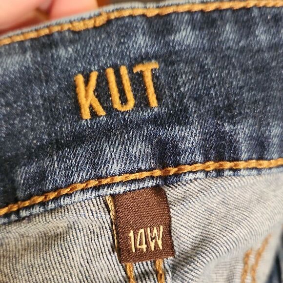 Kut From the Kloth Women's Bootcut Jeans w/ 2 Buttons & Zipper Size 14W - Picture 7 of 16